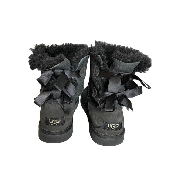 GUC! Ugg Bailey Bow II Boot Black Suede Size 4 - Picture 3 of 6